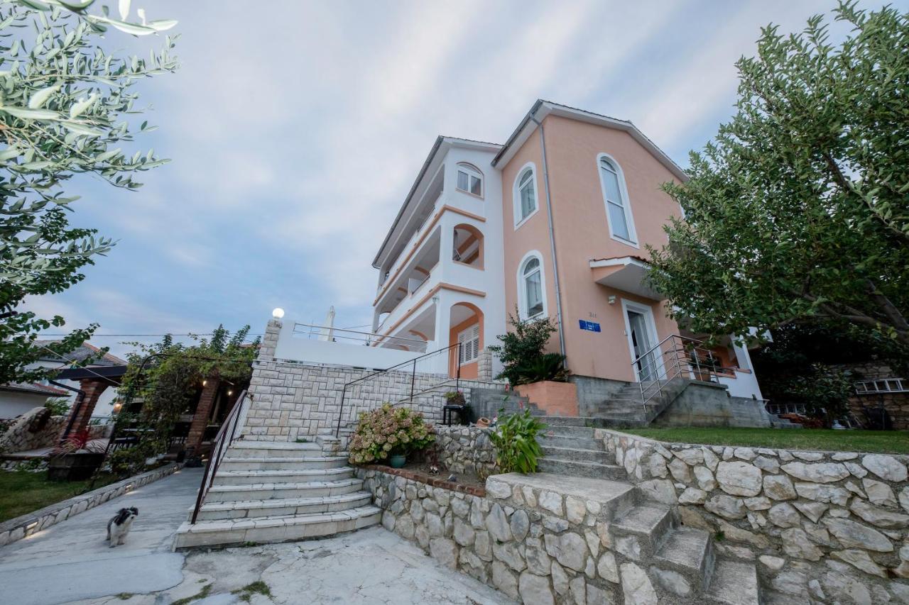 Apartments And Rooms Bolero Раб Экстерьер фото